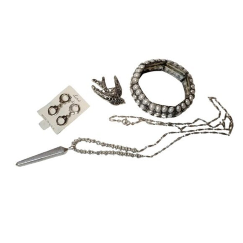 Costume Jewellery Lot Silvertone Necklace, Bracelet, Brooch, Earrings